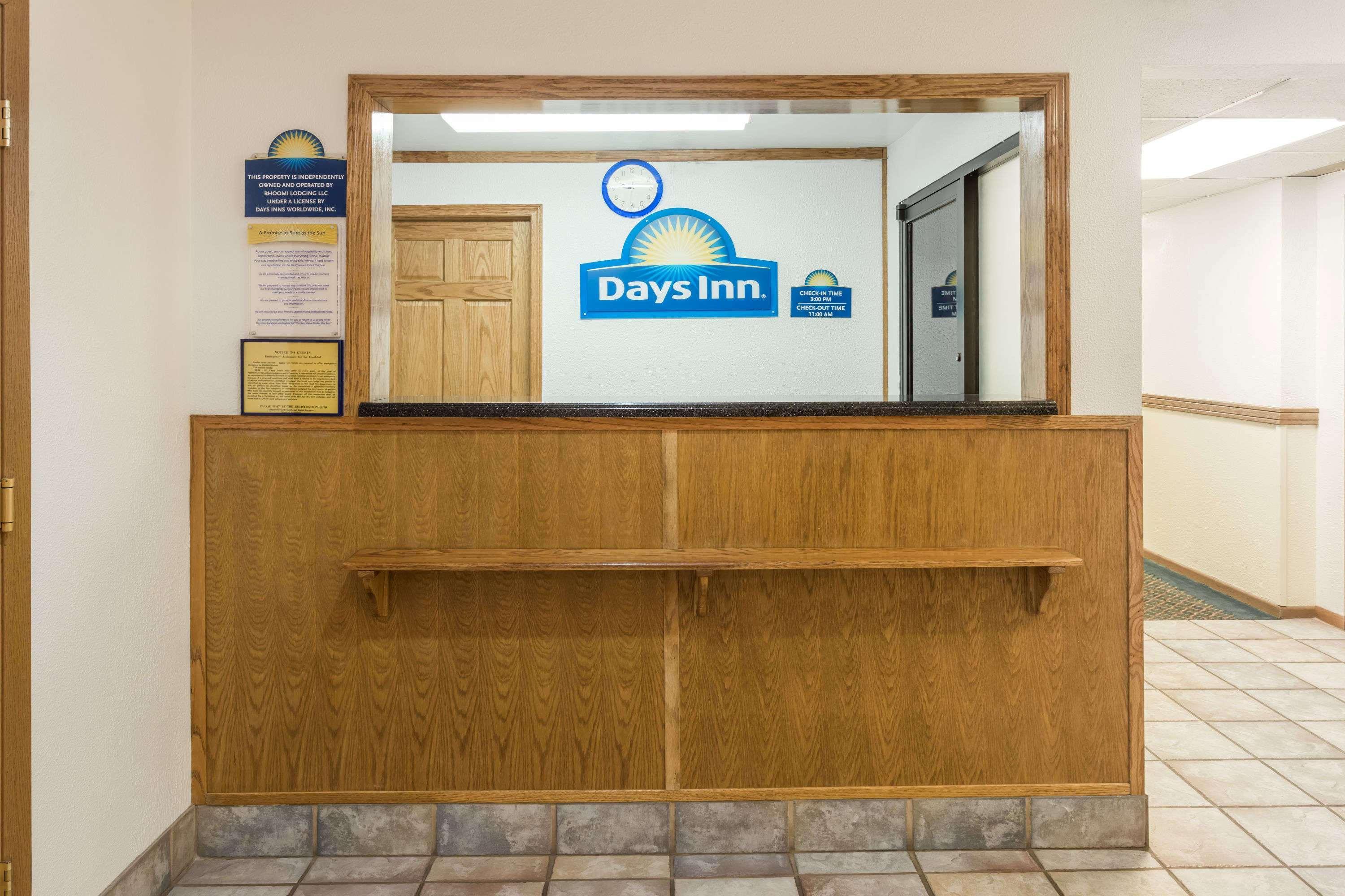 Days Inn By Wyndham Stoughton Wi. Ngoại thất bức ảnh